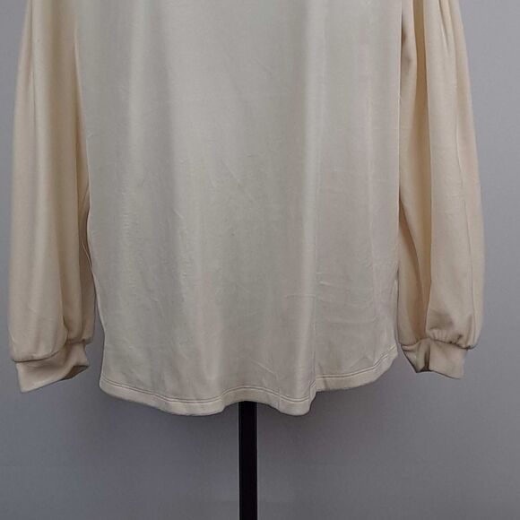 Ladies velvet pullover top NWT - Picture 5 of 10
